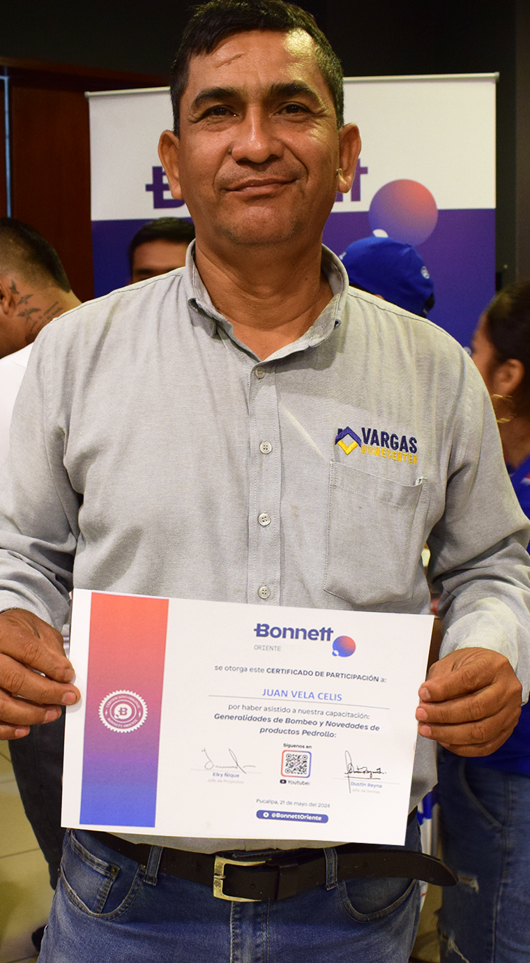participante de capacitación técnica bombas Pedrollo